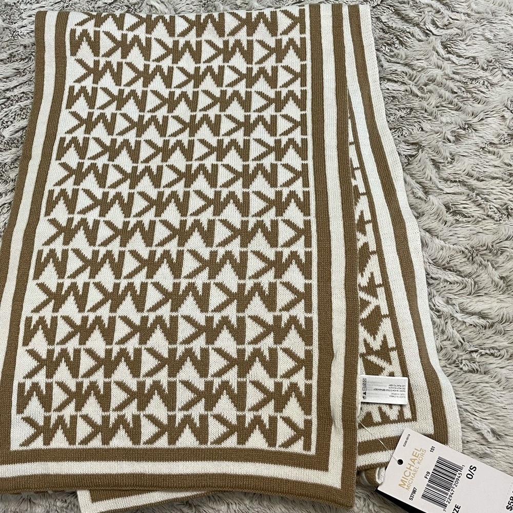 Michael Kors scarf